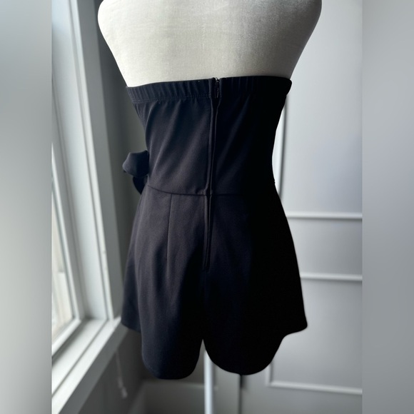 BLACK ROMPER With bow on the side SIZE MEDIUM Classic Black Romper - Picture 5 of 8